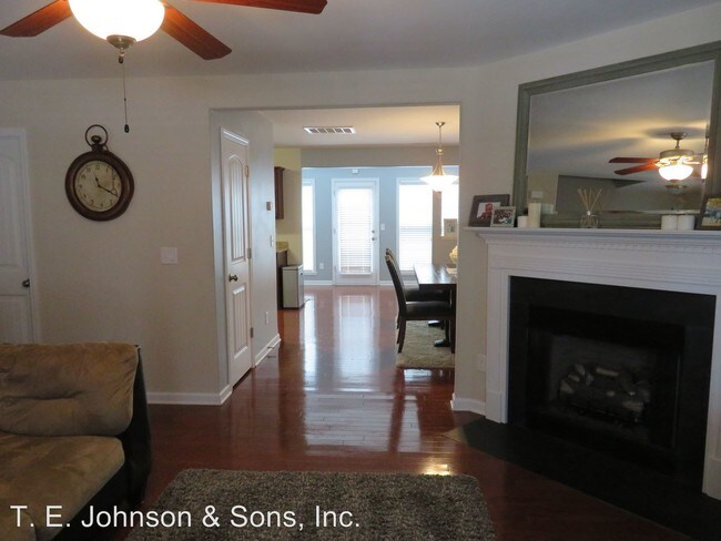Building Photo - 3 br, 2.5 bath House - 4435 Hanley Park Dr