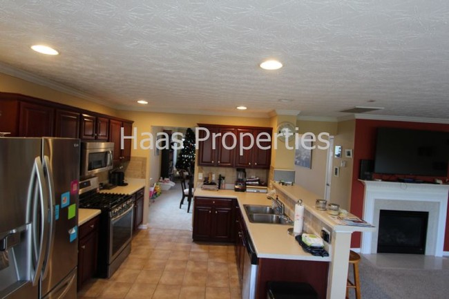 Building Photo - 137 Holly Mill Village Dr