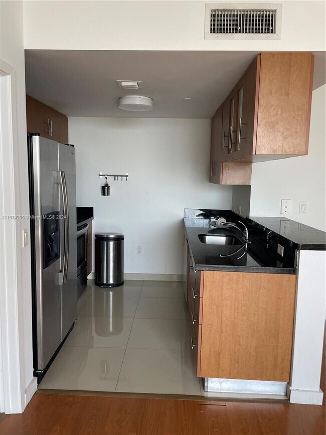 Foto del edificio - 601 NE 23rd St