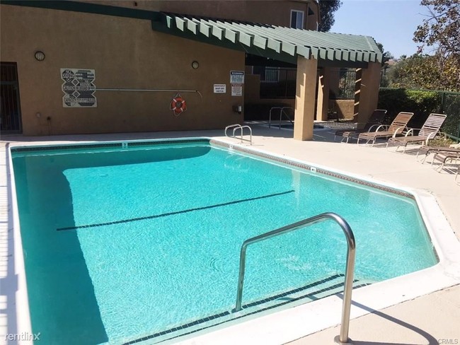 Building Photo - 4 br, 3 bath House - 3001 La Paz Ln Unit A