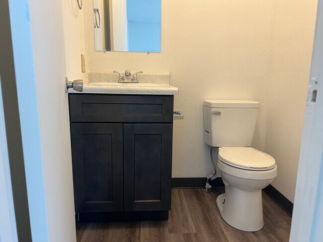 Foto del edificio - Great Duplex in North Springfield