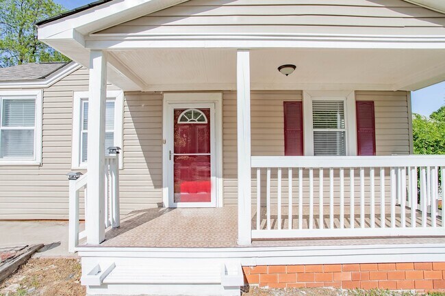 Foto del edificio - Charming Bungalow Style Home Convenient to...