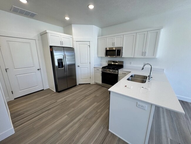 Building Photo - 532 S 1215 W