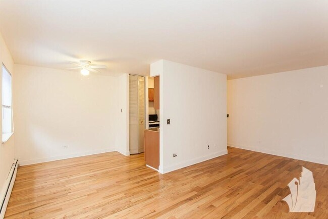 Building Photo - 510 W Briar
