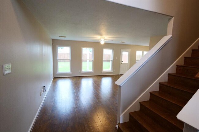 Foto del edificio - 6726 Windy River Ln