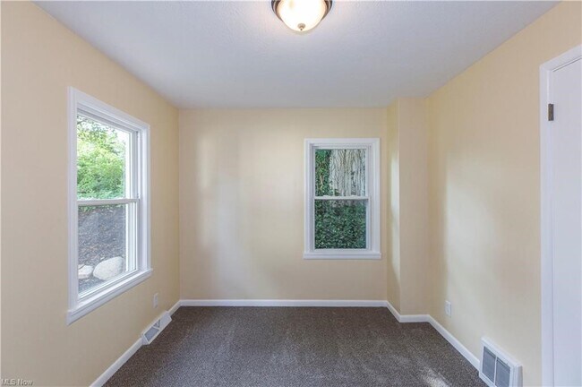 Building Photo - 1534 Onondago Ave