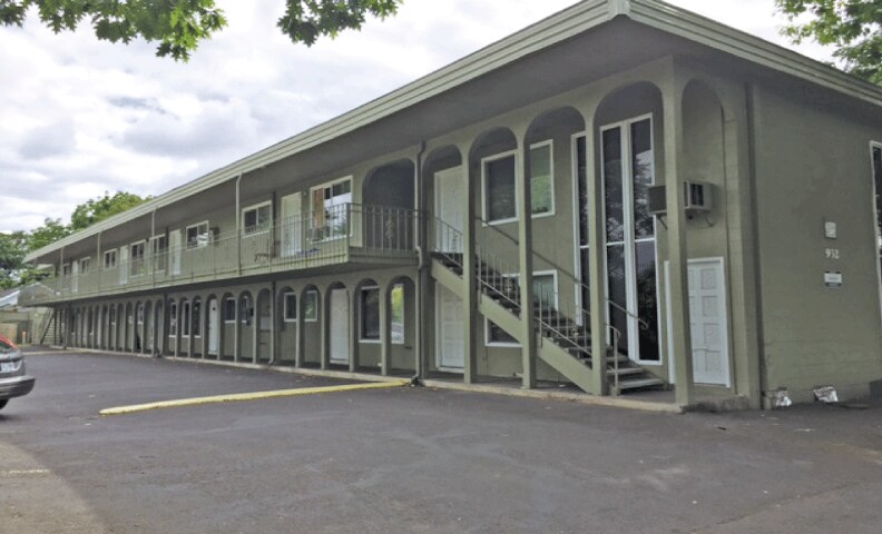 Building Photo - 932 W 7th Ave