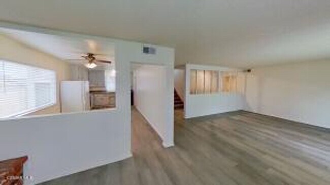 Foto del edificio - Welcome home! This spacious residence offers five bedrooms, three baths, and over 1,900 square feet