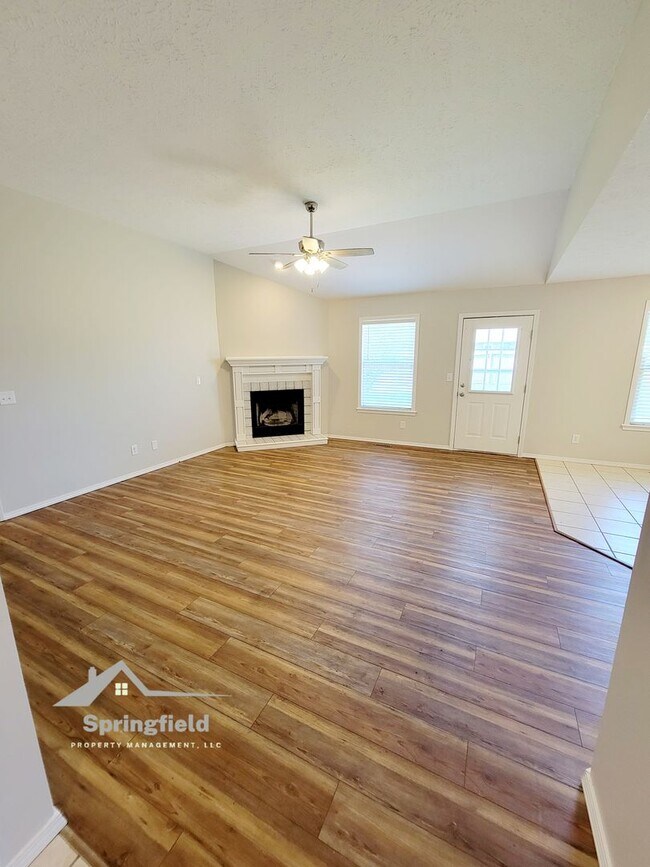 Building Photo - Great Southwest Location - Kickapoo, Chero...