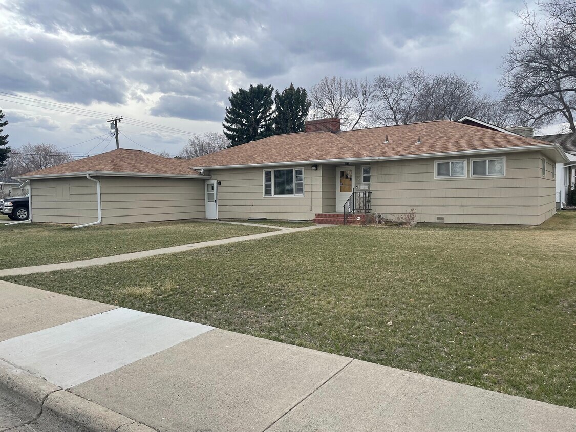 1214 9th St W Unit Lower level, Billings, MT 59101 Apartments in