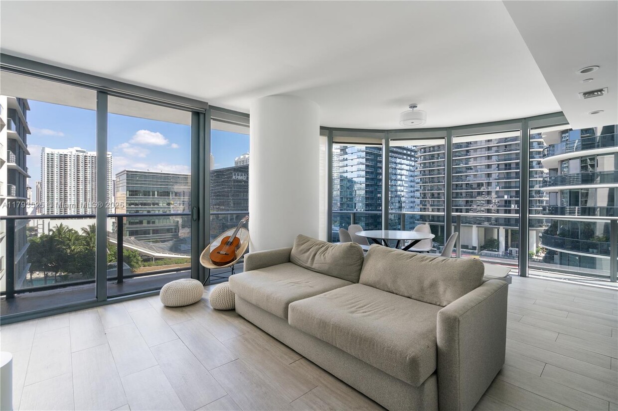 Foto principal - 55 SW 9th St