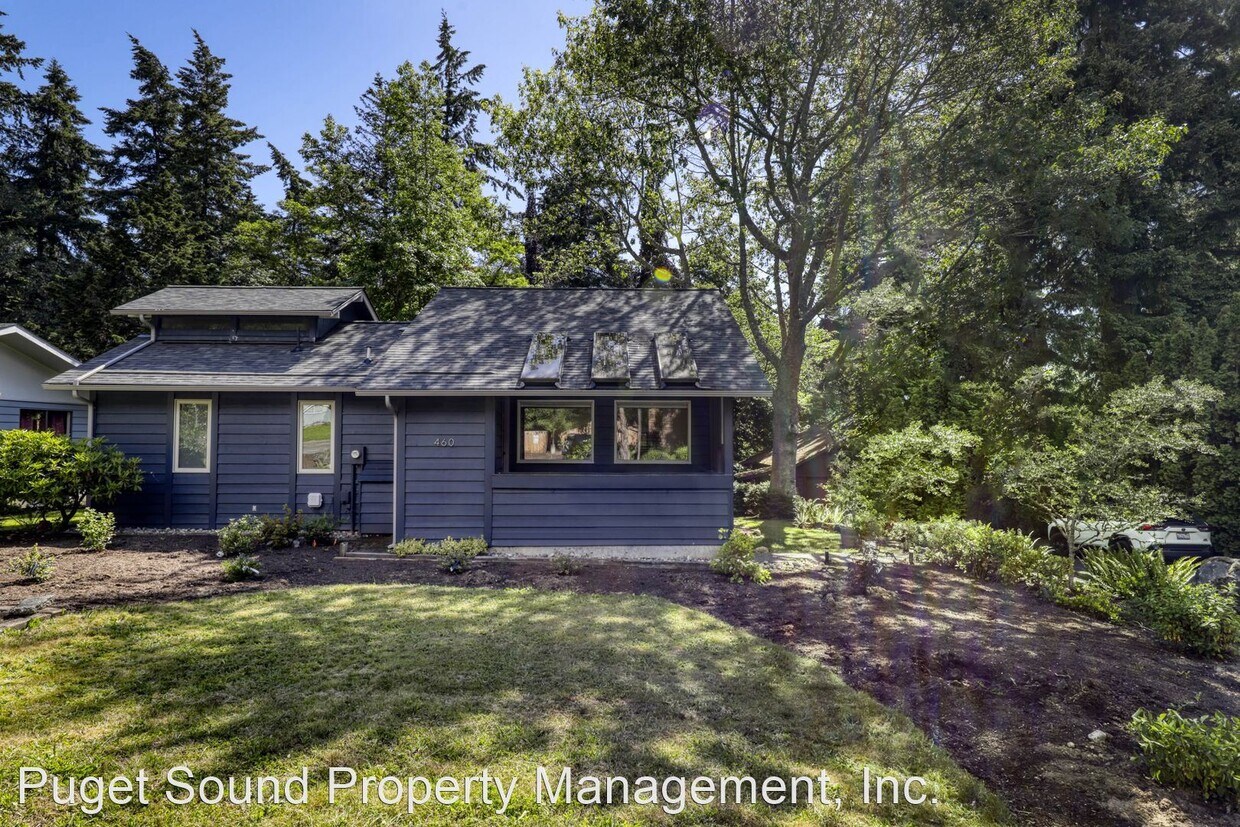 Primary Photo - 1 br, 1.5 bath House - 460 Ericksen Avenue NE