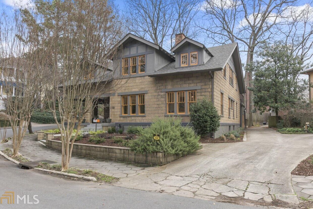 Primary Photo - 110 Druid Cir NE