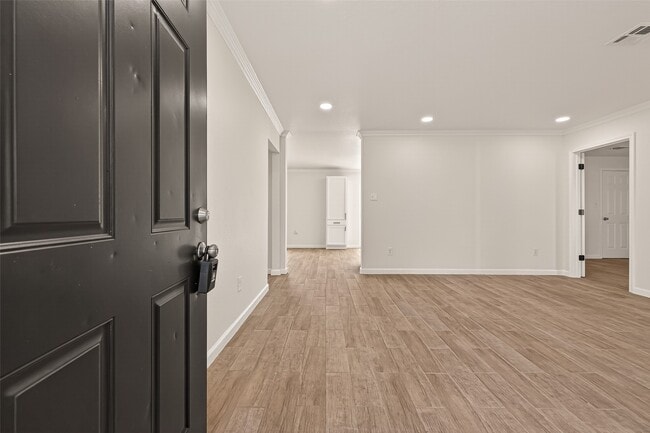 Building Photo - 25409 Pebble Dr