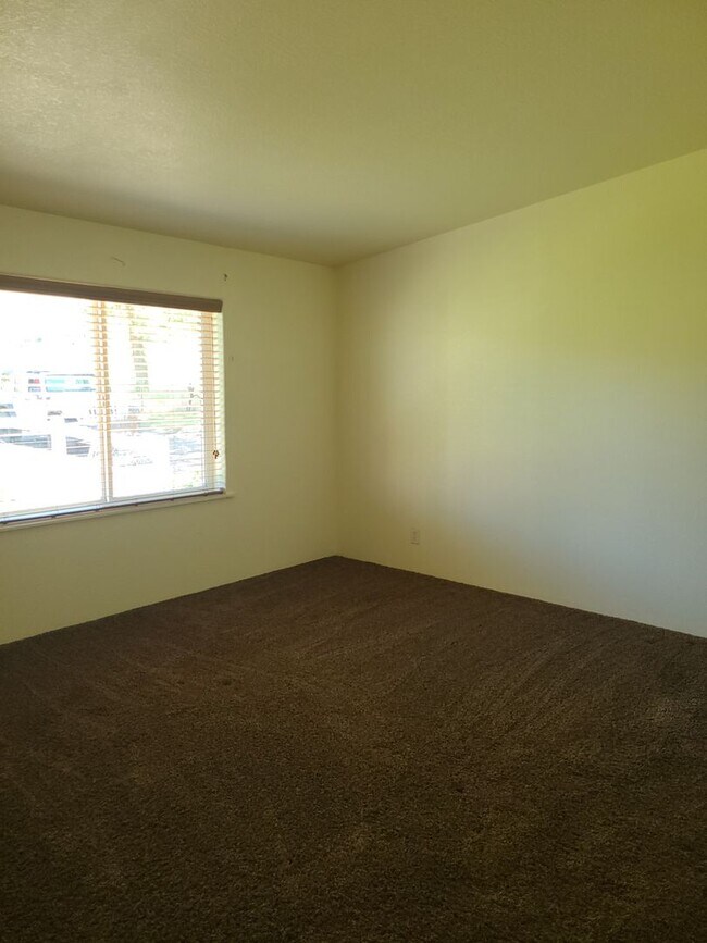 Building Photo - Manufactured home on a beautiful piece of ...