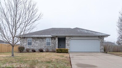 Building Photo - 841 S Eric St