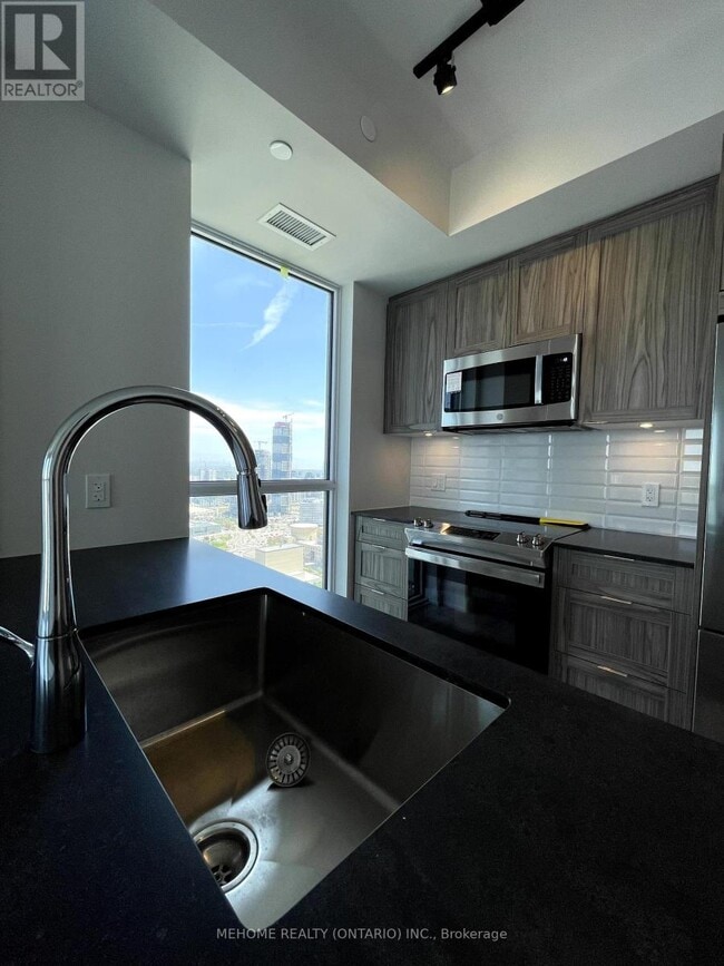 Building Photo - 430-3430 Square One Dr