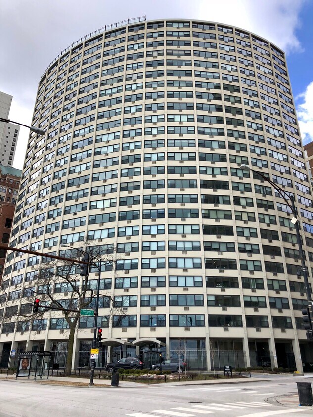 Primary Photo - 1150 N Lake Shore Dr