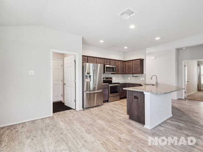 Building Photo - 3 Bedroom Single Family Home in New Braunfels