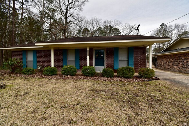 Foto del edificio - 4 Bedroom, 1.5 Bath Home in Ruston