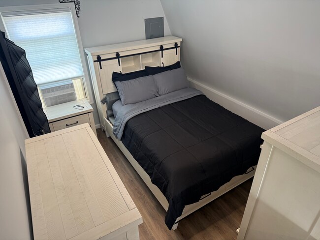 Foto del edificio - Modern Detached (ADU) Efficiency Apartment