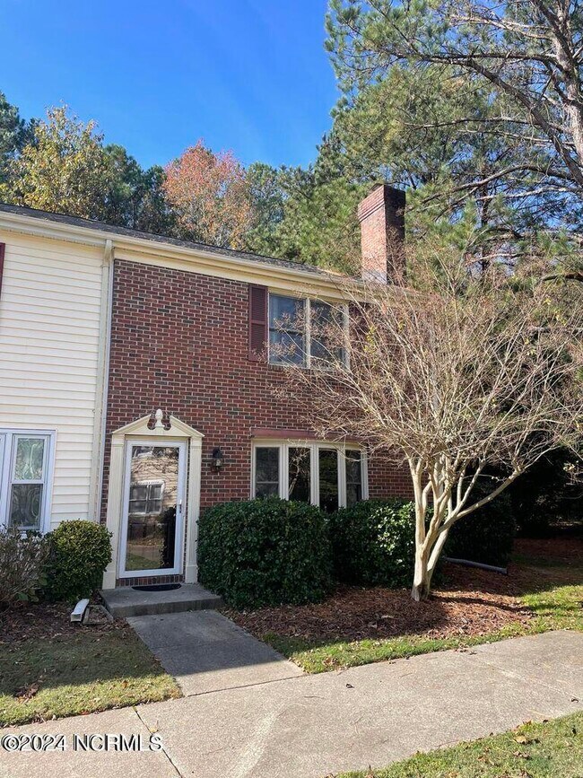 Foto del edificio - 2907 Cedar Creek Rd