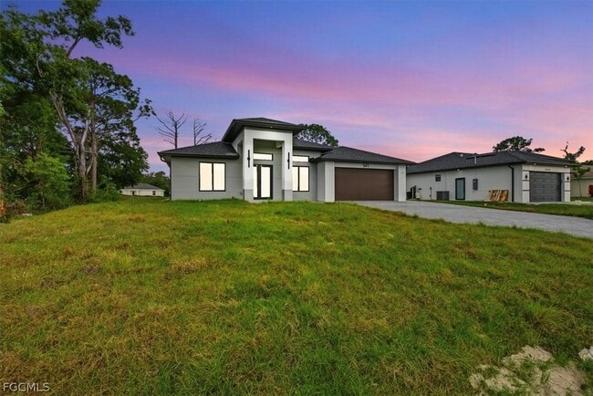 Foto del edificio - 541 Chalet Ave S