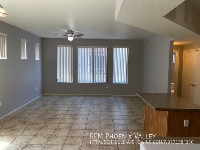 Foto del edificio - Gated Community ! 2 Master Suites 2.5 Bath...