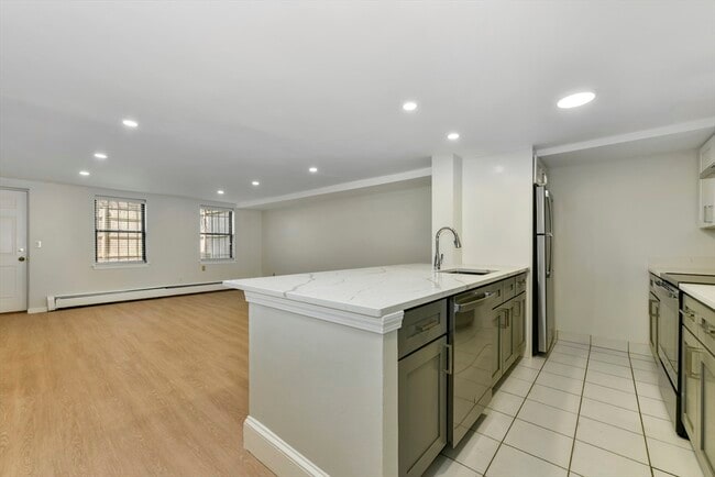 Building Photo - 97 Appleton St