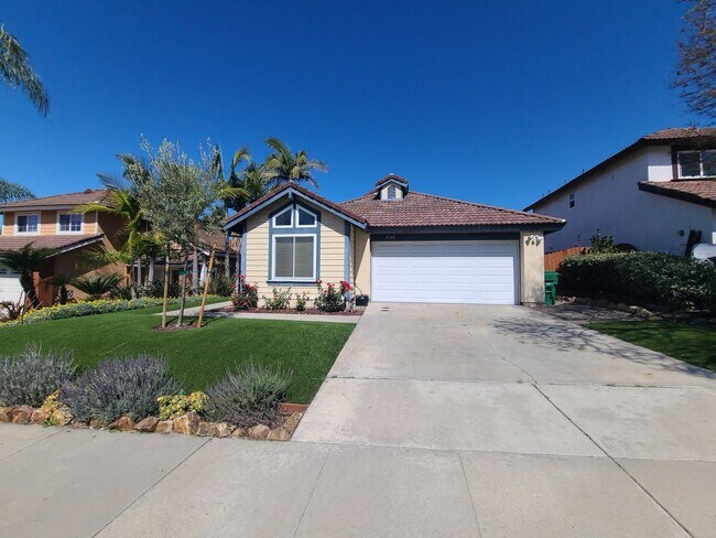 Foto del edificio - 2 bed 2 bath single family residence. AVAILABLE 5/16