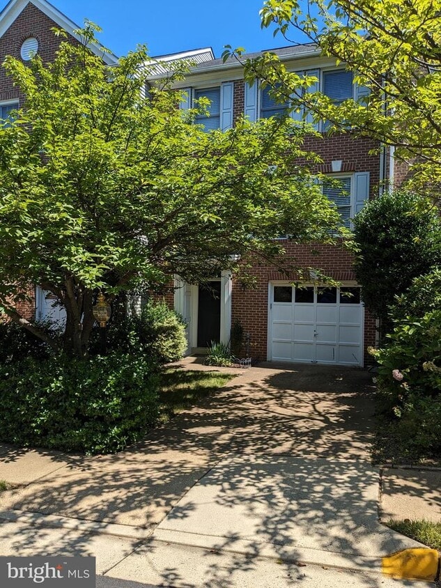 Primary Photo - 8104 Meadow Springs Ct