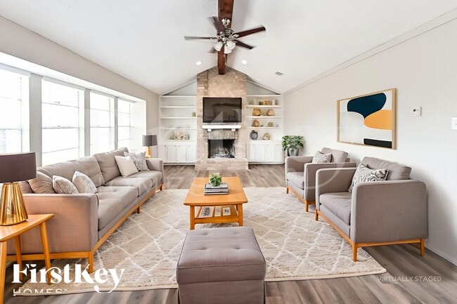 Building Photo - 8222 Streamside Dr