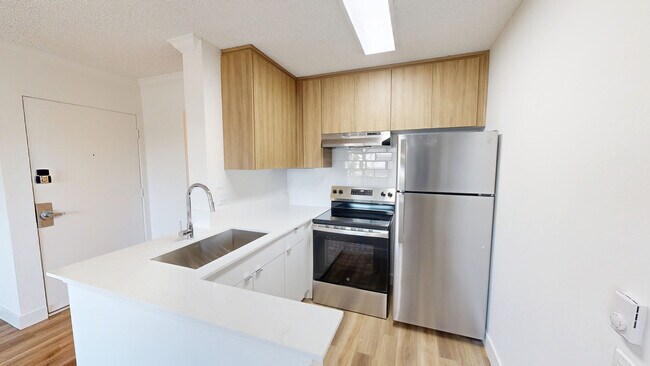Interior Photo - Eight 80 Newport Beach