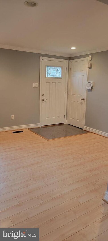 Primary Photo - 224 Primrose Ln