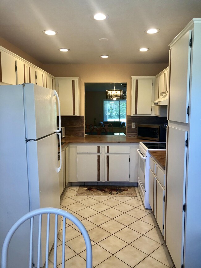 Building Photo - 5368 Privet Pl