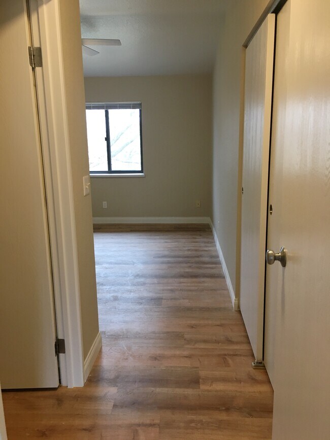 Foto del edificio - 2635 Glen Creek Pl