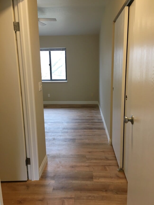 Building Photo - 2635 Glen Creek Pl