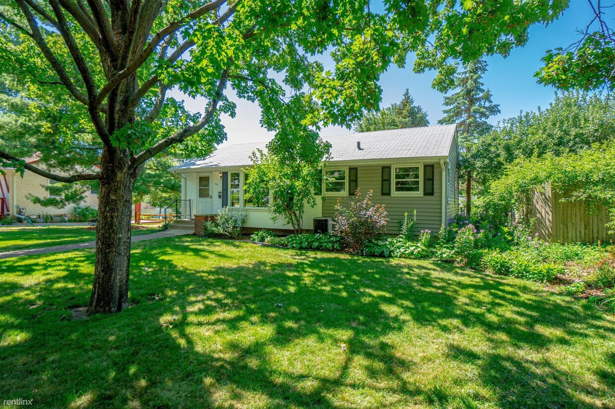Foto principal - 3 br, 1 bath House - 545 Frontenac Place