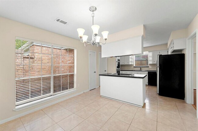 Foto del edificio - 10327 Greencreek Dr