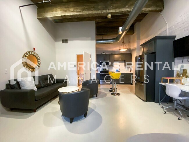 Foto del edificio - DEPOSIT PENDING! Loft Available for Rent in Downtown Birmingham!!!  Available to View Now!!! Sign...