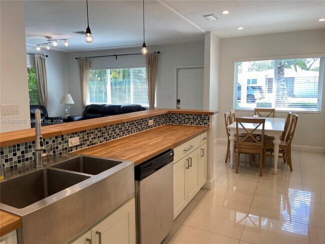 Foto del edificio - 5767 SW 35th St