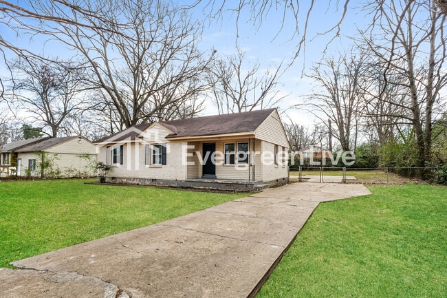 Building Photo - 401 Bonita Dr