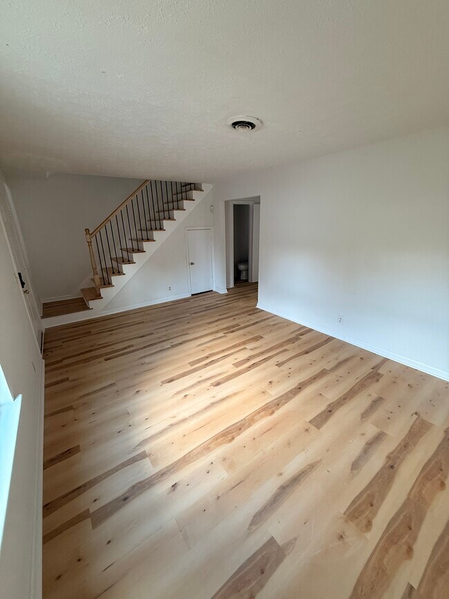 Building Photo - 708 Eric Dr