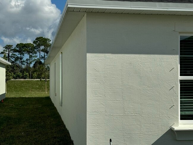 Foto del edificio - 10445 NW Suncrest Lp
