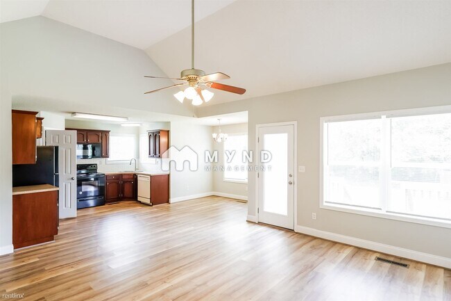 Building Photo - 3 br, 2 bath House - 18 Crescent Dr