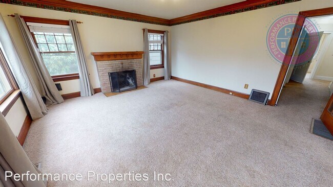 Foto del edificio - 4 br, 2 bath House - 3023 NE 14th Avenue