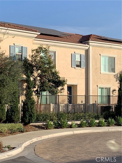Foto del edificio - 985 W Clover Ave.