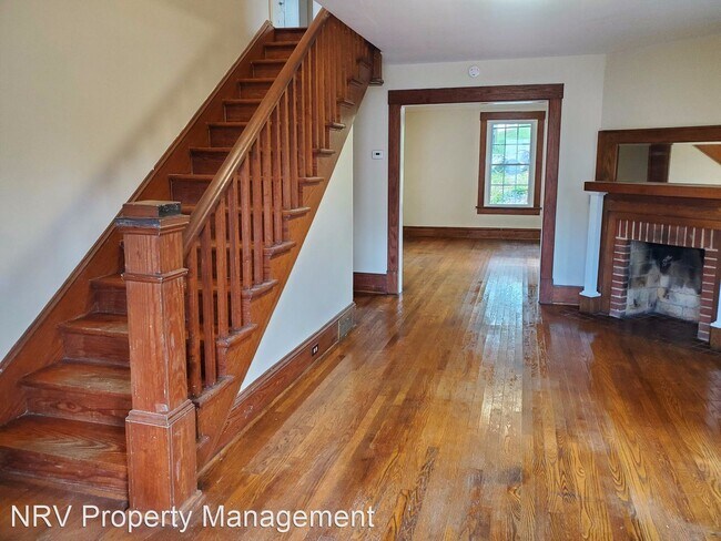 Building Photo - 4 br, 1.5 bath House - 1411 Downey Street