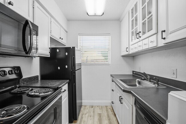 Building Photo - 2729 Hurstview Dr
