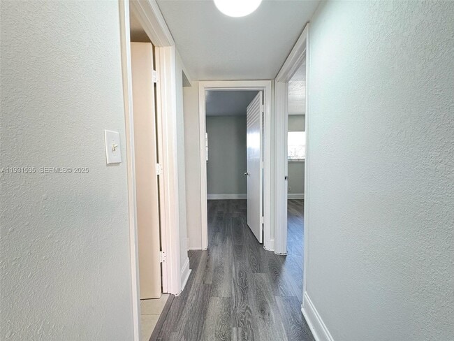 Foto del edificio - 101 NE 41st St